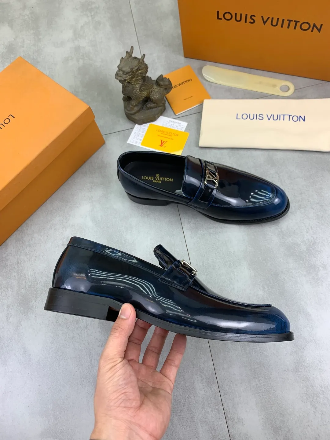 Men's shoes 💰P460💰[New model] Water-dyed cow lining 🆘 LV Louis Vuitton business leather shoes, made of original imported Italian 🇮🇹 calfskin, full cowhide lining, carefully handmade by professional shoemakers, the original version is specially designed for wear-resistant outsole. Standard code: 39-45 5️⃣color🉑️select